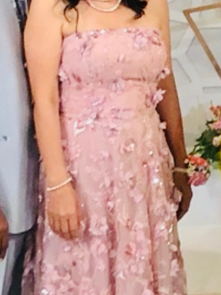 Dress The Population, M, Rose